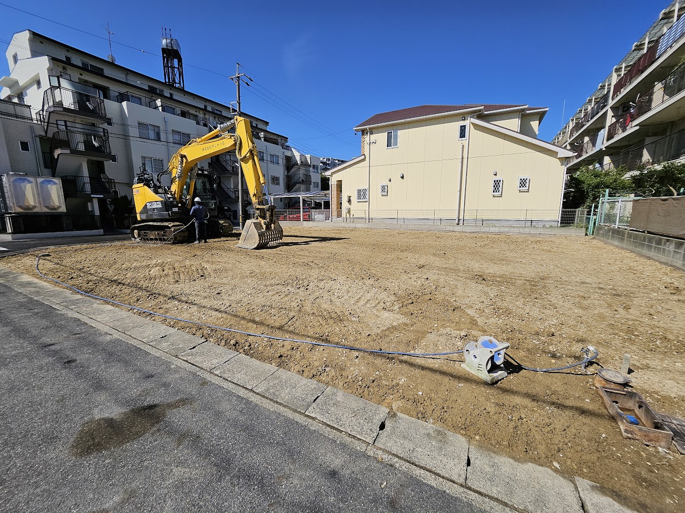 あなたが現在見ているのは 長久手市RC造３階建解体工事